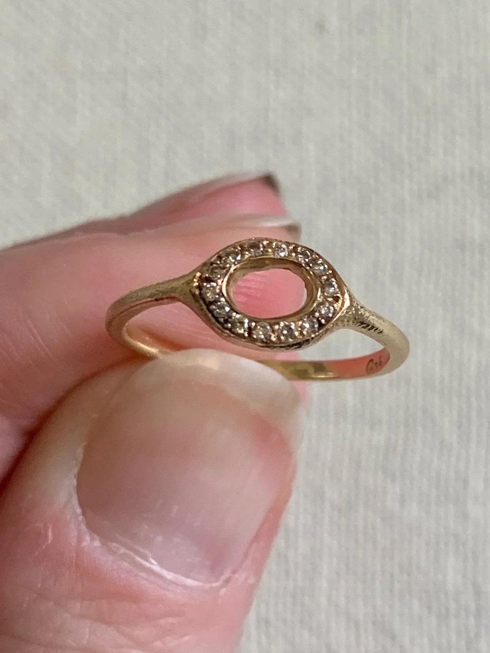 Ariko oval ring 14k yellow gold with brown diamonds. Like new. size 6.5